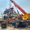 Crane SANY STC500 Heavy Lifting Proyek Industri — Sewa Crane Jatiuwung Tangerang Unit SANY STC500 PT Asanindo mengerjakan heavy lifting proyek industri skala besar — crane 50 ton tersedia untuk sewa di kawasan industri Jatiuwung Tangerang