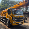 Close-up unit mobile crane XCMG XCT8 terbaru milik PT Asanindo Jaya Abadi dalam kondisi prima — tersedia untuk sewa crane di kawasan Cakung Jakarta Timur